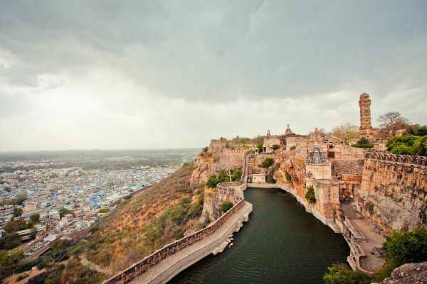 Chittorgarh Taxi Services